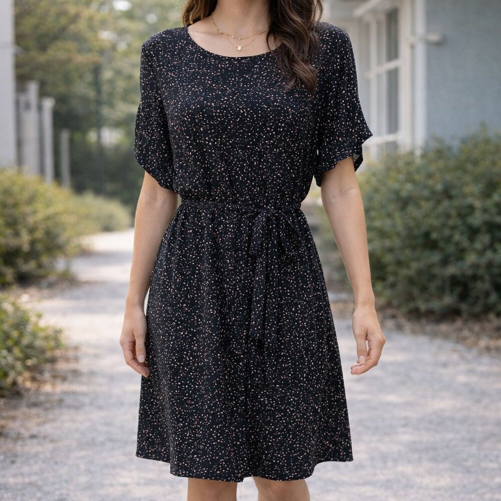 In Every Story Size 16 Black Speckled Tie Waist Dress
